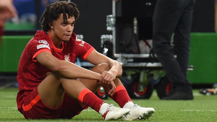 PARIS, FRANCE - MAY 28: ( THE SUN OUT,THE SUN ON SUNDAY OUT ) Trent Alexander-Arnold of Liverpool dejected at the end UEFA Champions League final match between Liverpool FC and Real Madrid at Stade de France on May 28, 2022 in Paris, France. (Photo by John Powell/Liverpool FC via Getty Images)