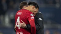 Meski sejarah quadruple gagal tercipta, namun apresiasi untuk Liverpool tetap harus diberikan. Sebab, mereka berhasil mencapai tiga final kompetisi musim ini, plus menekan Man City hingga pekan terakhir di Liga Inggris. Visionhaus/Getty Images.