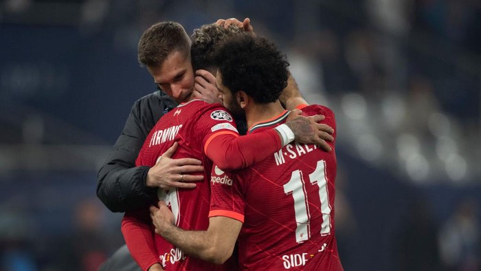 Liverpool gagah meraih gelar juara Liga Champions usai ditaklukkan Real Madrid 0-1. Ekspresi kekecewaan para pemain Liverpool pun terlihat dalam foto-foto berikut ini.