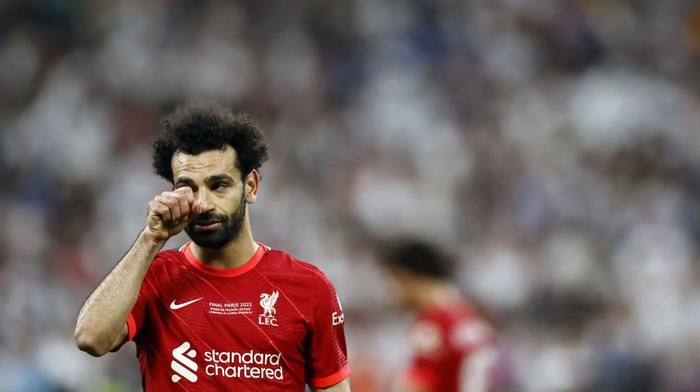 Liverpool gagah meraih gelar juara Liga Champions usai ditaklukkan Real Madrid 0-1. Ekspresi kekecewaan para pemain Liverpool pun terlihat dalam foto-foto berikut ini.