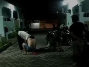 Viral Pria Diduga Curi Pakaian Dalam di Indekos Denpasar Viral Pria Diduga Curi Pakaian Dalam di Indekos Denpasar