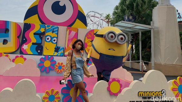 Aksi Gemas Minions di Universal Studios Singapore