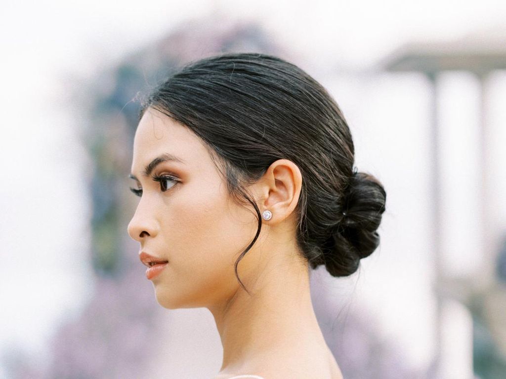 Gaya Maudy Ayunda saat Resepsi Pernikahan di Bali, Pakai Anting Rp 181 Juta