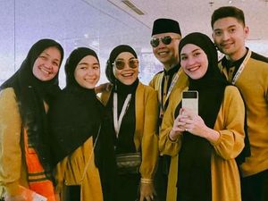 Momen Ayu Ting Ting Boyong Keluarga Umrah: Doain Kita Semua Ya