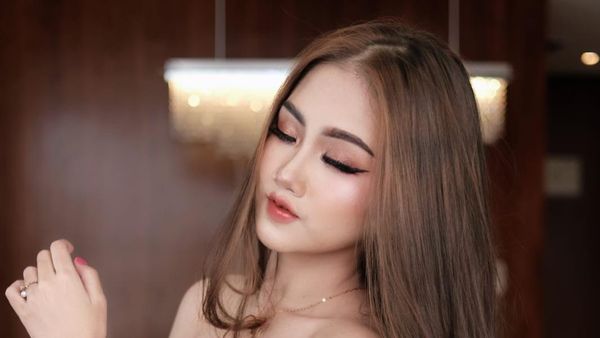 Potret Biya Pink Pink yang Heboh Disebut Calon Aspri Ke-48 Hotman Paris