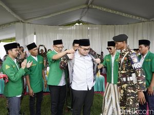 Pesan Khusus Bupati Kediri Usai Jadi Anggota Kehormatan Banser Pesan Khusus Bupati Kediri Usai Jadi Anggota Kehormatan Banser