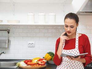 7 Cara Makan dan Masak yang Ternyata Selama Ini Salah