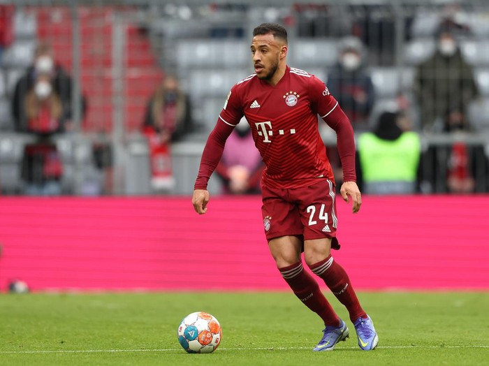 MUNICH, GERMANY - FEBRUARY 20: Corentin Tolisso of FC Bayern München runs with the ball during the Bundesliga match between FC Bayern München and SpVgg Greuther Fürth at Allianz Arena on February 20, 2022 in Munich, Germany. (Photo by Alexander Hassenstein/Getty Images)