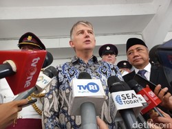 Dubes Inggris ke Ponpes Darunnajah Peringati 70 Tahun Tahta Elizabeth II