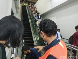Eskalator Stasiun Manggarai Mati Lagi Gegara Kebanyakan Penumpang