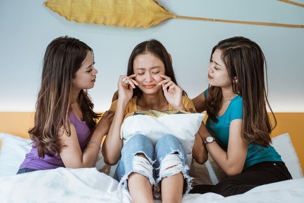 Ilustrasi oversharing/ Foto: Freepik.com/odua Ilustrasi oversharing/ Foto: Freepik.com/odua