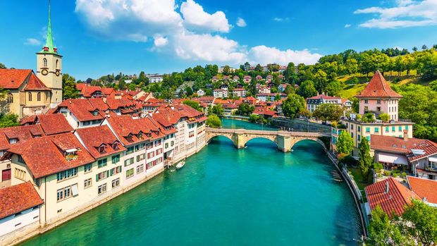 Ilustrasi Sungai Aare di Bern, Swiss Ilustrasi Sungai Aare di Bern, Swiss