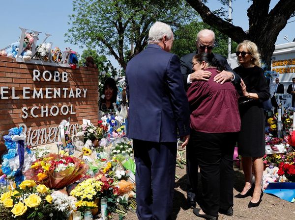 Ini yang Dilakukan Biden Saat Kunjungi Lokasi Penembakan SD di Texas