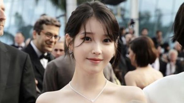 6 Gaya IU Jadi Sorotan di Cannes Film Festival, Kalungnya Rp 1,2 M