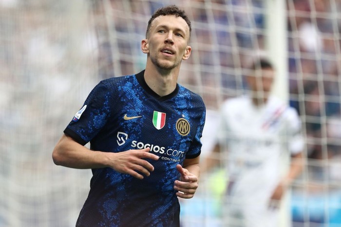 MILAN, ITALY - MAY 22: Ivan Perisic of FC Internazionale celebrates after scoring their sides first goal during the Serie A match between FC Internazionale and UC Sampdoria at Stadio Giuseppe Meazza on May 22, 2022 in Milan, Italy. (Photo by Marco Luzzani/Getty Images)