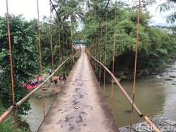 Respons Pemkot soal Jembatan Cipelang Sukabumi Berlubang