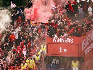 Parade Liverpool Dipenuhi Suporter, Klopp: Saya Cinta Kalian!