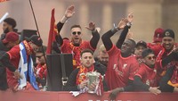 Kendati gagal memenangkan Liga Champions, Diogo Jota dkk tetap larut dalam parade Liverpool. (Foto: Liverpool FC via Getty Images/John Powell)