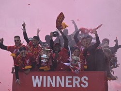 Fans Liverpool tentu berharap 3D akan mempersembahkan trofi-trofi yang lebih banyak lagi. Foto: AFP via Getty Images/OLI SCARFF