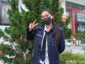 Lulus SNMPTN di FK Unsrat, Gadis Bitung Sekolah SMA Favorit Pakai Beasiswa Lulus SNMPTN di FK Unsrat, Gadis Bitung Sekolah SMA Favorit Pakai Beasiswa