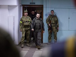 Zelenskiy Keluar Kota Kiev Kali Kedua, Temui Pejabat di Donbas