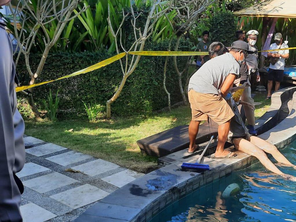 Dadong Teblo Ditemukan Tewas di Kolam Renang Kawasan Canggu Dadong Teblo Ditemukan Tewas di Kolam Renang Kawasan Canggu