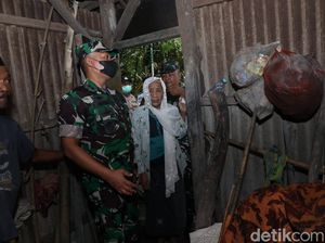 Kisah Nenek 81 Tahun Tinggal Sebatang Kara di Dapur Reyot Kisah Nenek 81 Tahun Tinggal Sebatang Kara di Dapur Reyot