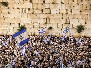 Israel Tuduh Iran Ubah Kapal Komersial Jadi Armada Peluncur Rudal