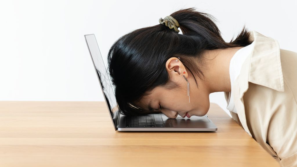 Kebiasaan overthinking yang membuang energi dan waktu jadi sia-sia.