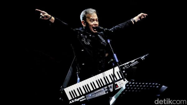 Terpukau Penampilan Fariz RM di Java Jazz 2022 Hari Ketiga