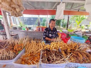 Laris Manis! Warung Cak Mis Tawarkan Sate Krisdayanti hingga Kulit Landak Laris Manis! Warung Cak Mis Tawarkan Sate Krisdayanti hingga Kulit Landak
