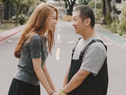 Salut! Aktris Ini Rela Gantikan Popok Kekasihnya yang Alami Pendarahan Otak