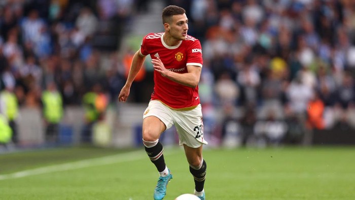 Aaron Wan-Bissaka, Diogo Dalot MANCHESTER, ENGLAND - FEBRUARY 26: Aaron Wan-Bissaka of Manchester United in action during the Premier League match between Manchester United and Watford at Old Trafford on February 26, 2022 in Manchester, United Kingdom. (Photo by Joe Prior/Visionhaus via Getty Images)