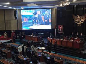 Sempat Dikritik Usai Absen, Anies Kini Hadir Paripurna DPRD untuk Terima WTP
