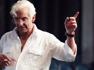 Transformasi Mengejutkan Bradley Cooper, Tidak Dikenali dengan Rambut Putih