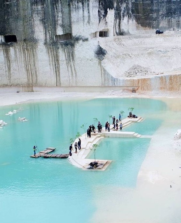 cocok buat bersantai menikmati bebatuan kapur di madura