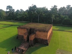 Jelajah Candi Muaro Jambi yang Dikunjungi Jokowi hingga Sandiaga