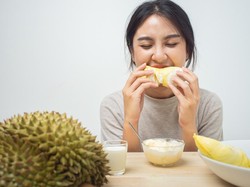 Wow! Ada 2 Ton Durian Dibagi Gratis hingga 5 Kafe Hits di Cikarang