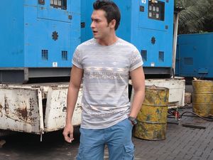 Indra Bruggman Pamer Foto Jadul Tahun 1996, Netizen: Ganteng Banget