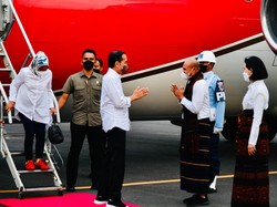 Jokowi Tiba di Ende NTT, Disambut Antusias Warga