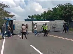 Bus Sugeng Rahayu Terguling di Madiun, Kemacetan Mengular 1 Km