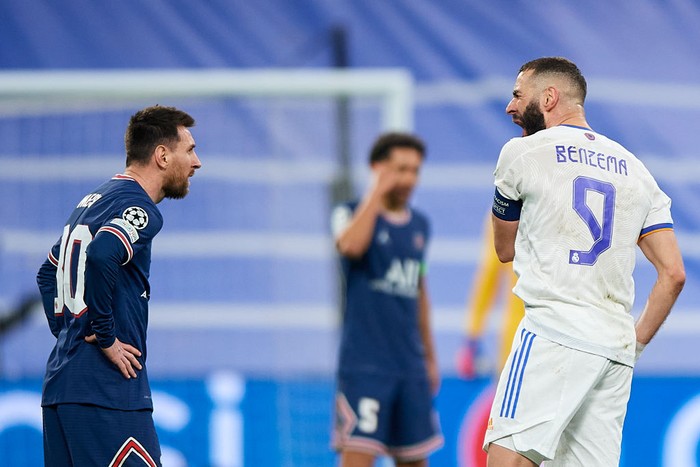 MADRID, SPAIN - MARCH 09: Karim Benzema of Real Madrid celebrates after scoring his teams second goal during the UEFA Champions League Round Of Sixteen Leg Two match between Real Madrid and Paris Saint-Germain at Estadio Santiago Bernabeu on March 09, 2022 in Madrid, Spain. (Photo by Silvestre Szpylma/Quality Sport Images/Getty Images)
