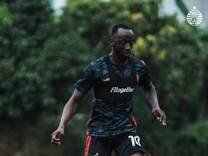 Gabung Latihan Persija, Makan Konate Bugar!