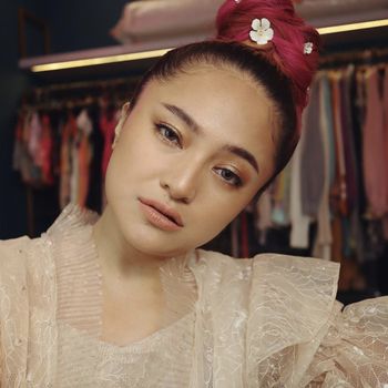 Marshanda Hidup Sehat, Minum Jus Hijau dan Bikin Susu Almond Sendiri