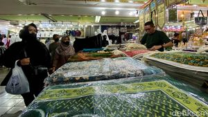 Pusat Oleh-oleh Haji dan Umroh di Bandung Ramai Lagi, Lihat Suasananya