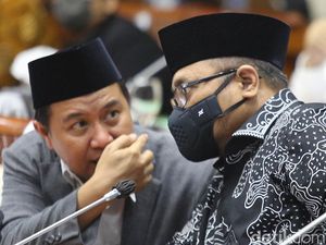 Tawar-Menawar Ongkos Haji Hingga Ditetapkan Rp 49,8 Juta Tawar-Menawar Ongkos Haji Hingga Ditetapkan Rp 49,8 Juta