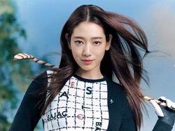 Park Shin Hye Pamer Kado Pasca Lahiran, Kembaran dengan Suami dan Anak