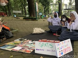 Semangat Buka Lapak Mewarnai dan Membaca Gratis, Viral Karena Twitter