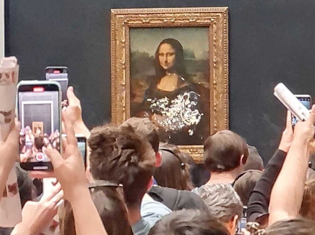 Penampakan Lukisan Mona Lisa yang Viral Gegara Dilempari Kue