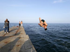Laut Hitam: Letak dan Alasan Penamaannya